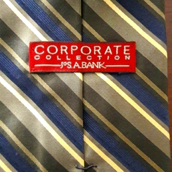 𝅺jos. A. BANK Striped Silk Necktie - Picture 3 of 5